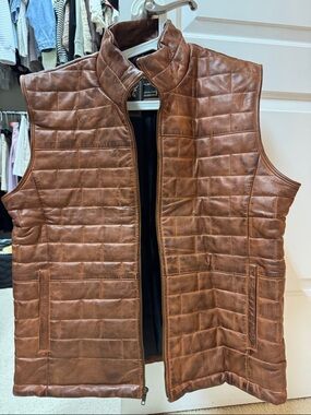 Quilted Brown Leather Men's Vest - Classic Sleeveless Layer